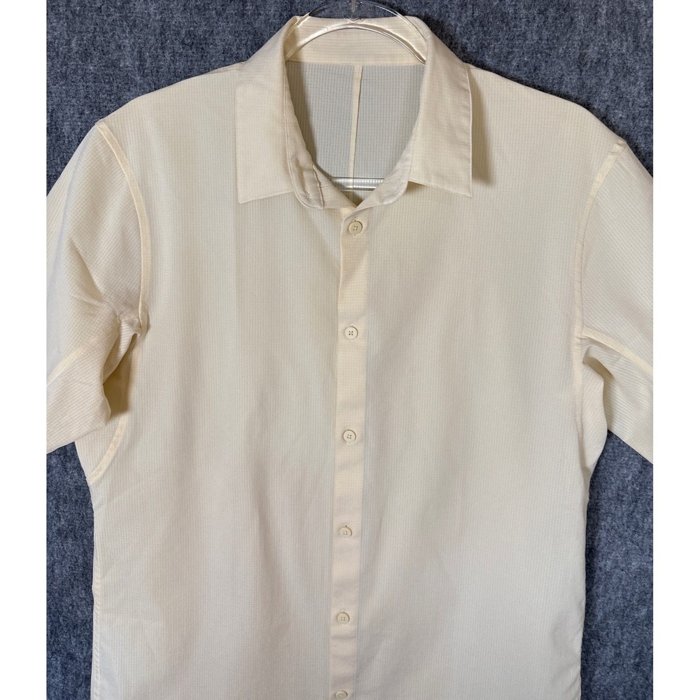 Lululemon Shirt Mens M Yellow Vented Airing Easy Short Sleeve Button up Shirt‎